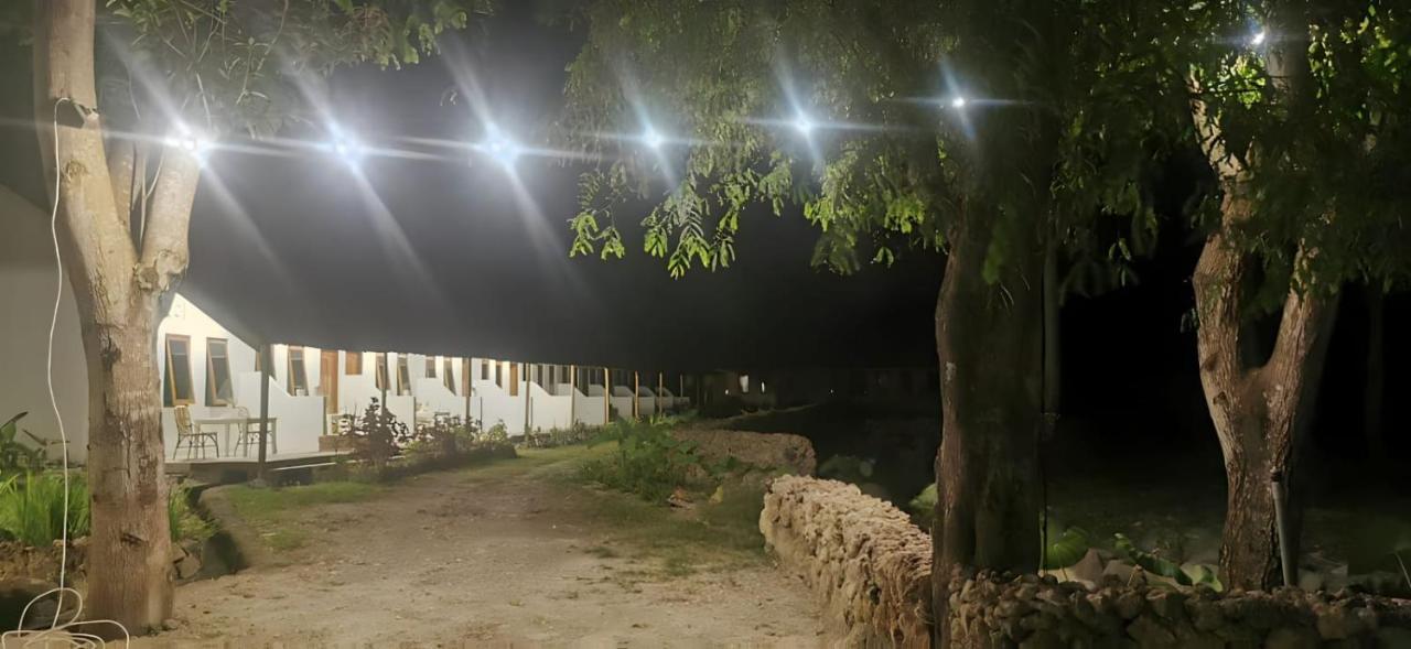 The Village Rua Beach Homestay Buitenkant foto
