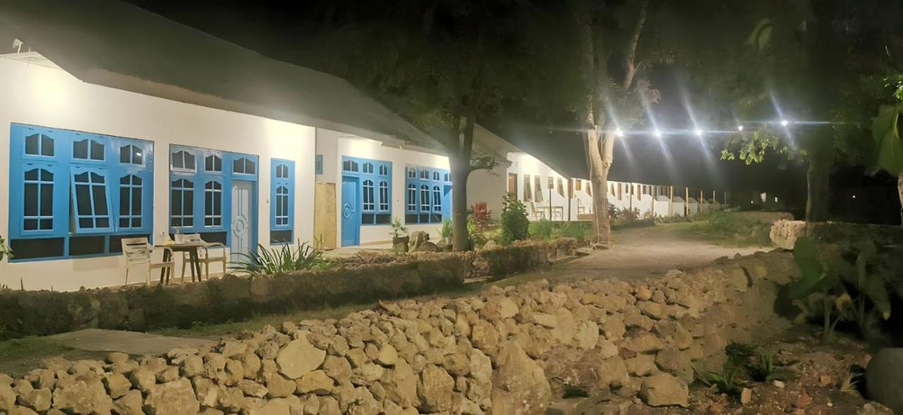 The Village Rua Beach Homestay Buitenkant foto